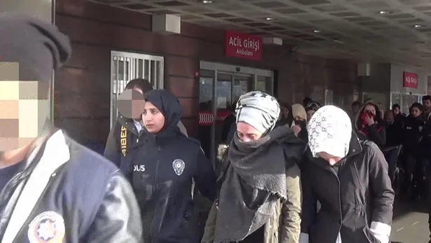 'Diyanetten arıyoruz' diyerek dolandırdılar; lüks yatta parti verdiler-5