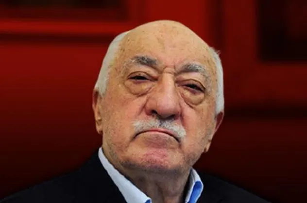 Elebaşı FETO'nun avukatı Adnan Şeker tarafından el yazısı ile Hilal Kamacı'ya yazılan 3 sayfalık mektup ele geçirildi