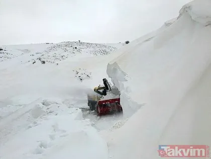 Muş’ta kar kalınlığı 10 metreyi buldu! Ekipler, çığ riskine rağmen 1 kilometreyi 2 saatte temizliyor