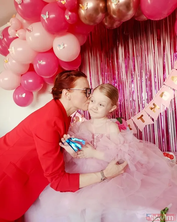 4. çocuk yolda! Wilma Elles karnı burnunda pozlarını yayınlayarak bebek müjdesini verdi! - 17
