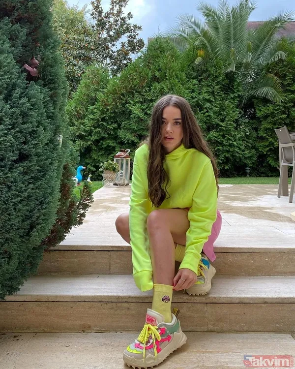 Cam Tavanlar’ın Leyla’sı Bensu Soral’dan şaşırtan hamle! Açlıktan gözü döndü yarım ekmeğin arasına bakın ne koydu - 8