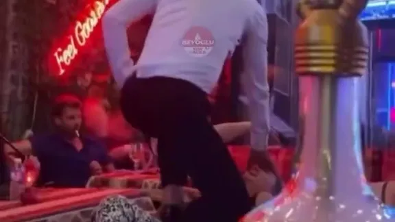 Turist kadınlarla rezil dans kamerada!