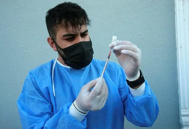 Ülke genelinde uygulanan birinci, ikinci ve üçüncü doz aşı miktarı 75 milyonu geçti! Bakan Koca'dan son dakika açıklaması-1