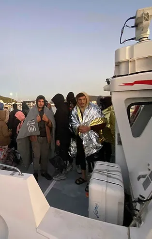 Ege denizinde 103 göçmen yakalandı 7 göçmen kurtarıldı