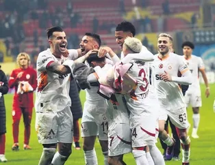 Kenetlendik tek yüreğiz