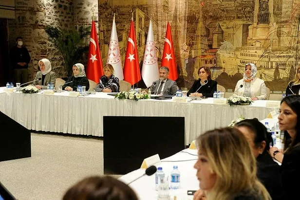 son-dakika-hazine-ve-maliye-bakani-nureddin-nebati-is-dunyasinin-kadin-temsilcileriyle-istanbulda-bulustu-1641661271846.jpeg Son dakika: Hazine ve Maliye Bakanı Nureddin Nebati iş dünyasının kadın temsilcileriyle İstanbul'da buluştu-3