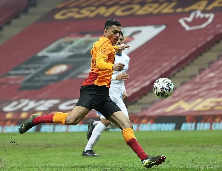 Aslan zirveyi bırakmadı