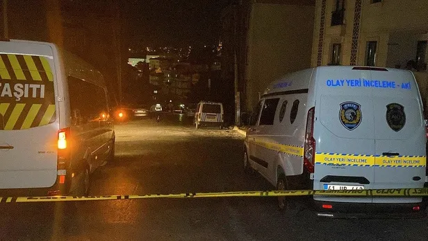 Kocaeli'de freni boşalan kamyon dehşet saçtı! Baba ve kızı son anda kurtuldu-5
