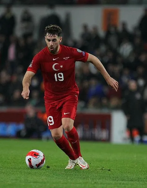 orkun-kokcuden-harika-gol-karadag-aglarini-boyle-sarsti-1637098060153.jpeg Orkun Kökçü'den harika gol! Karadağ ağlarını böyle sarstı-4