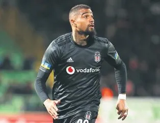 Aklımız şehit olan askerlerimizde