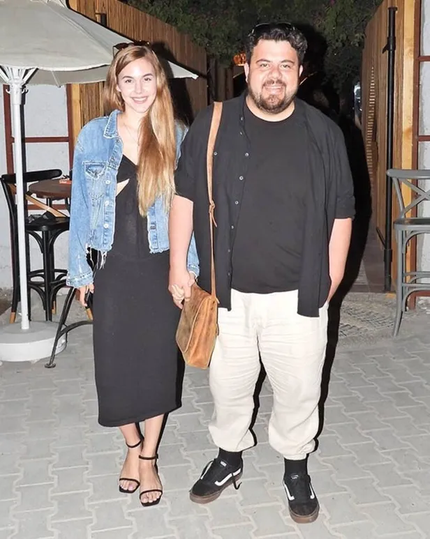 Eser Yenenler'den kara haber eşi Berfu Yenenler hasta yatağından paylaştı! Sesi soluğu çıkmamıştı Eser'in son sağlık durumu...-6