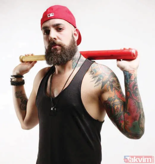 Server Uraz Yabancı Basın Omuz Verdi Hdp/Pkk Da Klibe 4 Elle Sarıldı. Terör Bağlantısı Nedeniyle Görevden Alınan Hdp'li Eski Belediye Başkanı Adnan Mızraklı,...