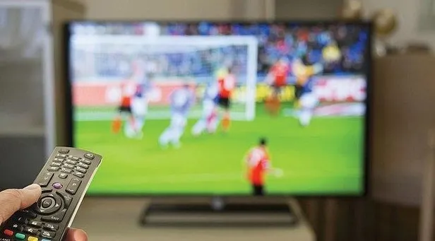 fenerbahceye-kizdi-esini-gozunden-etti-yargitaydan-terlik-karari-1659937354392.jpeg Tuttuğu takıma kızan taraftar eşini gözünden etti! Yargıtay'dan 'terlik' kararı-3