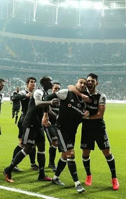 Kartal zirveye tutundu