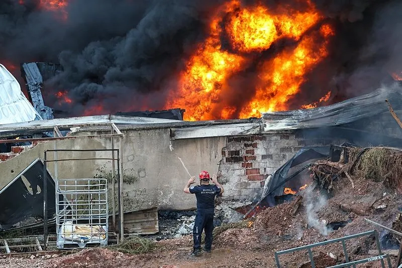 Bursa'daki fabrika yangını söndürüldü!-5