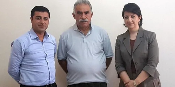 altili-masayi-avucunun-icine-alan-hdpden-yeni-tiyatro-turkiye-acilimi-1658301597673.jpg Altılı masayı avucunun içine alan HDP'den yeni tiyatro: Türkiye açılımı-4