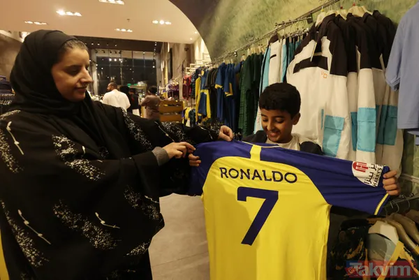 Sansasyonel transfer sansasyonel imza! Al Nassr'dan Cristiano Ronaldo için tören: "Çok rekor kırdım, biraz da burada kırayım" - 39