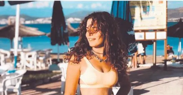 Aslı Bekiroğlu'ndan Ayvalık'ta çiçekli poz