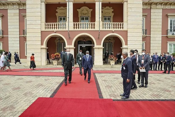 Başkan Erdoğan'dan Angola Meclisi'nde tarihi konuşma! Ayakta alkışlandı-14