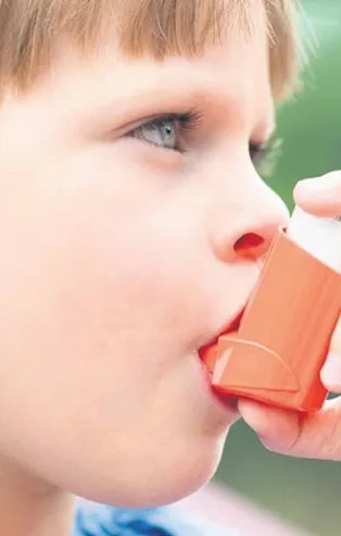 Hem çocuk hem de yetişkinleri tehdit eden astım göbekle büyüyor