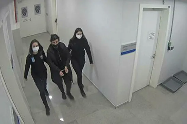İstanbul Havalimanı'nda şoke eden olay! Herkes göbek sandı ama kilolarca altın çıktı