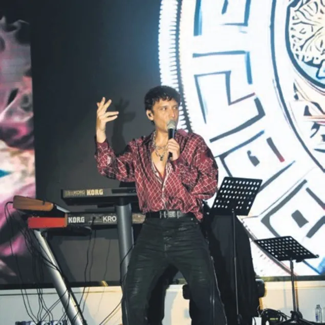 Kıbrıs’ta ilk sahne