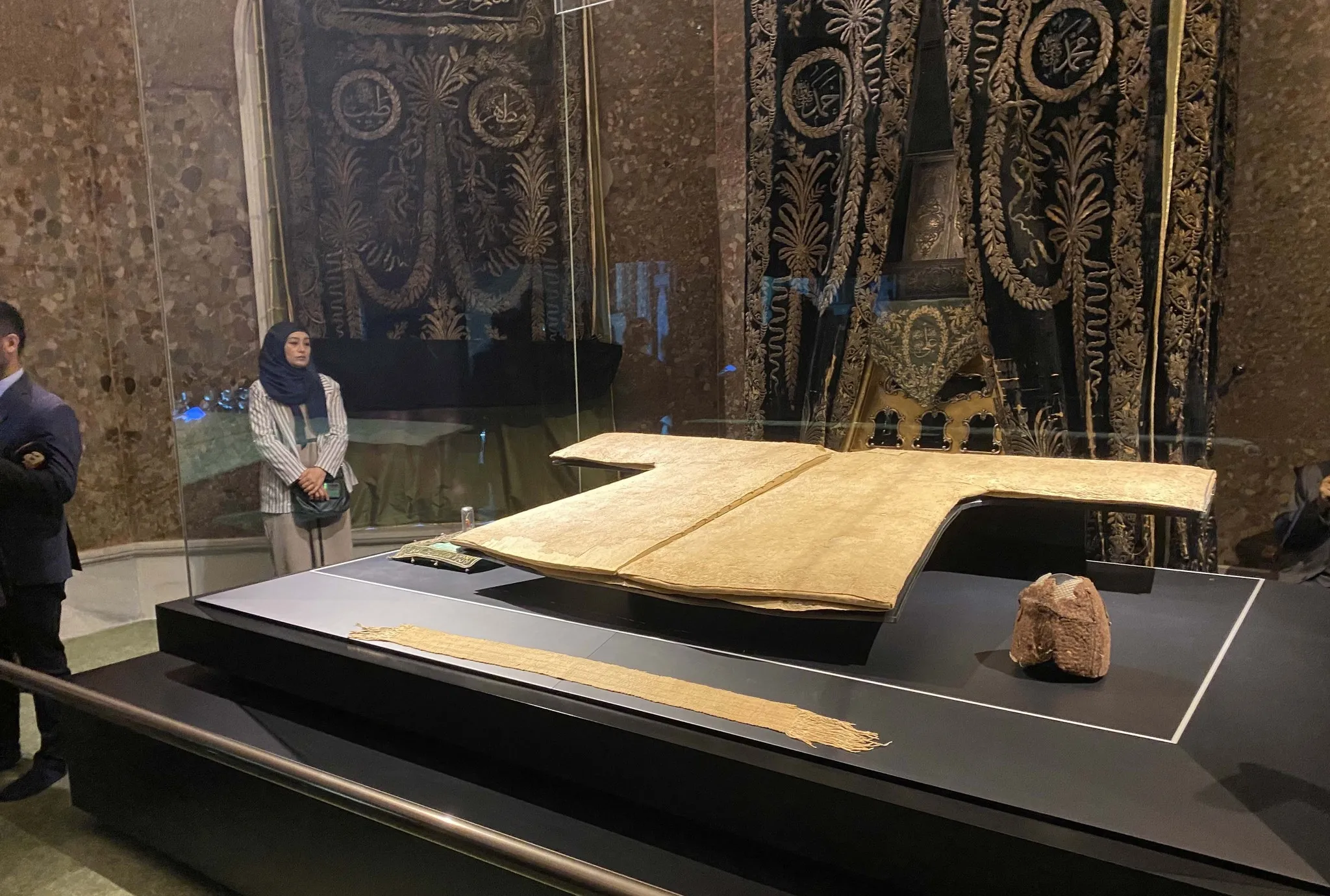 Hırka-i Şerif ziyarete açıldı