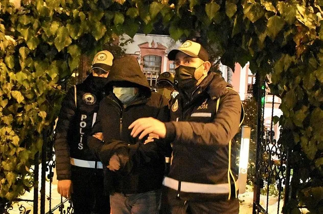 CHP'li Bilecik Belediyesi selam verenden rüşvet istiyor! Akılalmaz yöntem deşifre oldu: Girmeden telefonu teslim et