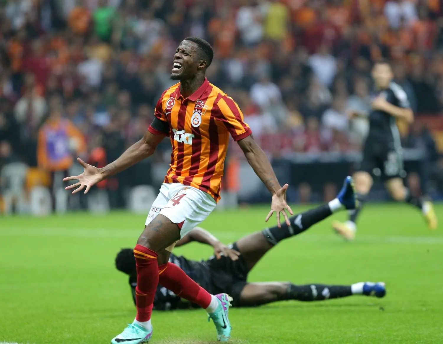 GALATASARAY TRANSFER HABERLERİ | Takım arkadaşı açıkladı! İşte Ziyech ve Zaha'nın yeni adresleri - 18