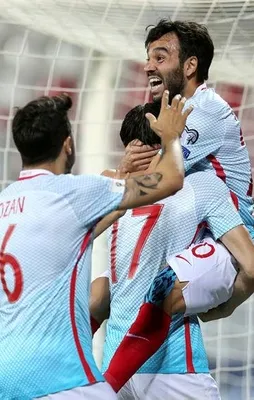 Milliler farklı geçti