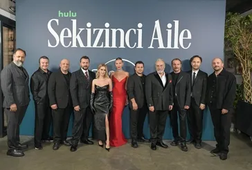 Gala pozunda kriz: Hazal Kaya ve Melisa Döngel karşı karşıya