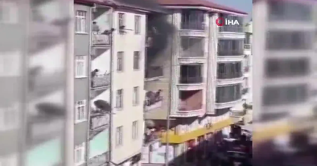 Ankara'da iş makinesiyle 60 kişiyi kurtardı