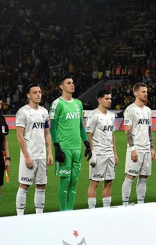 Fenerbahçe'ye kötü haber: Miha Zajc ve Filip Novak cezalı duruma düştü