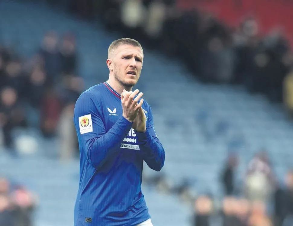 Lundstram’ı da bitirdi