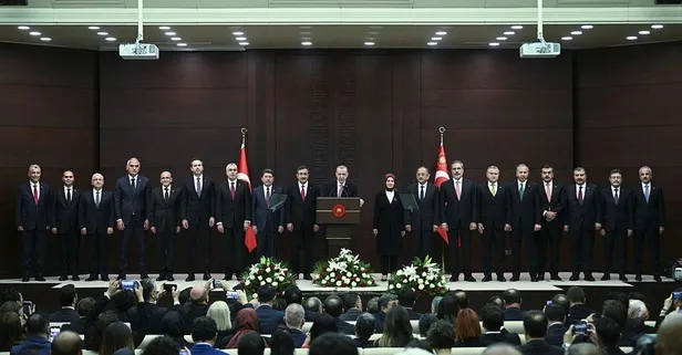 Cumhurbaşkanlığı Kabinesi'nin yeni bakanlarından teşekkür mesajı: "Türkiye Yüzyılı'nın şehirlerini hep birlikte inşa edeceğiz"