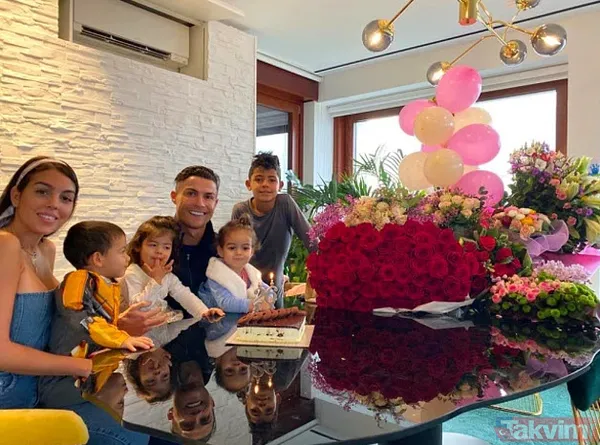 Uğruna 'at gübresi' yenen Cristiano Ronaldo yine yaptı yapacağını! Manchester United'ın yıldızının filosu çene yoruyor - 46