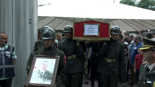 Şehit Piyade Uzman Çavuş Sercan Baş ve Topçu Uzman Çavuş Fatih Özkaya son yolculuklarına uğurlandı-2