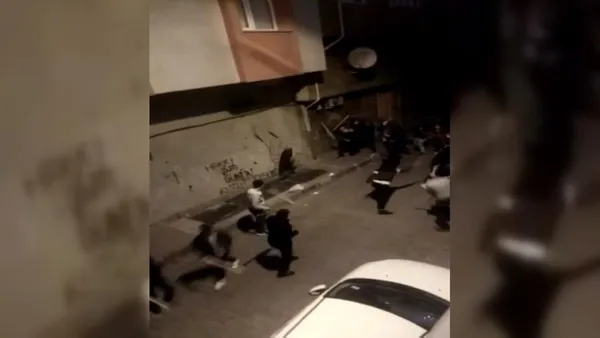 istanbulun-ortasinda-silahli-kavga-batmandaki-arazi-tartismasi-bahcelievlere-tasindi-1618211534083.jpg İstanbul'un ortasında silahlı kavga! Batman'daki arazi tartışması Bahçelievler'e taşındı-5