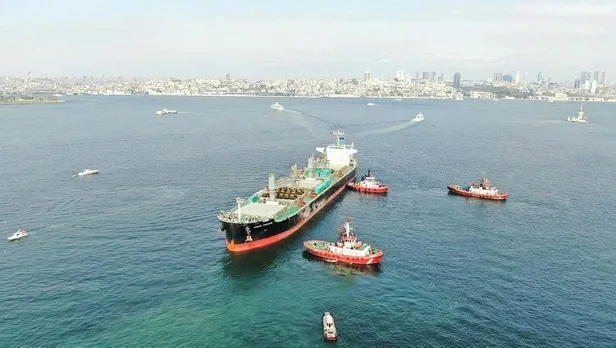 Son dakika: Haydarpaşa'da 197 metre boyundaki yük gemisi karaya oturdu! Valilikten açıklama geldi-2