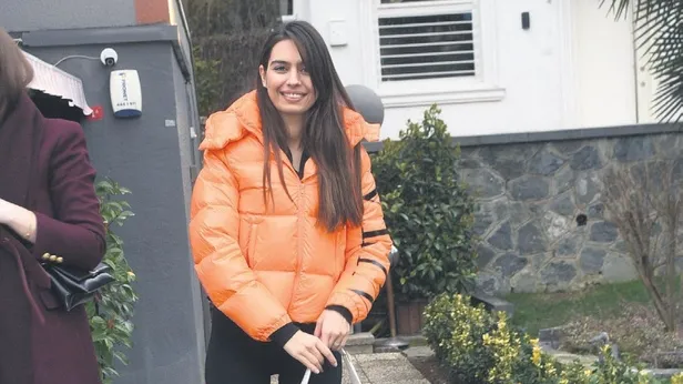 Mesut Özil'in eşi Amine Gülşe 18 milyon TL olan lüks cipiyle görüntülendi-3