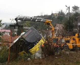 İETT otobüsü şarampole devrildi