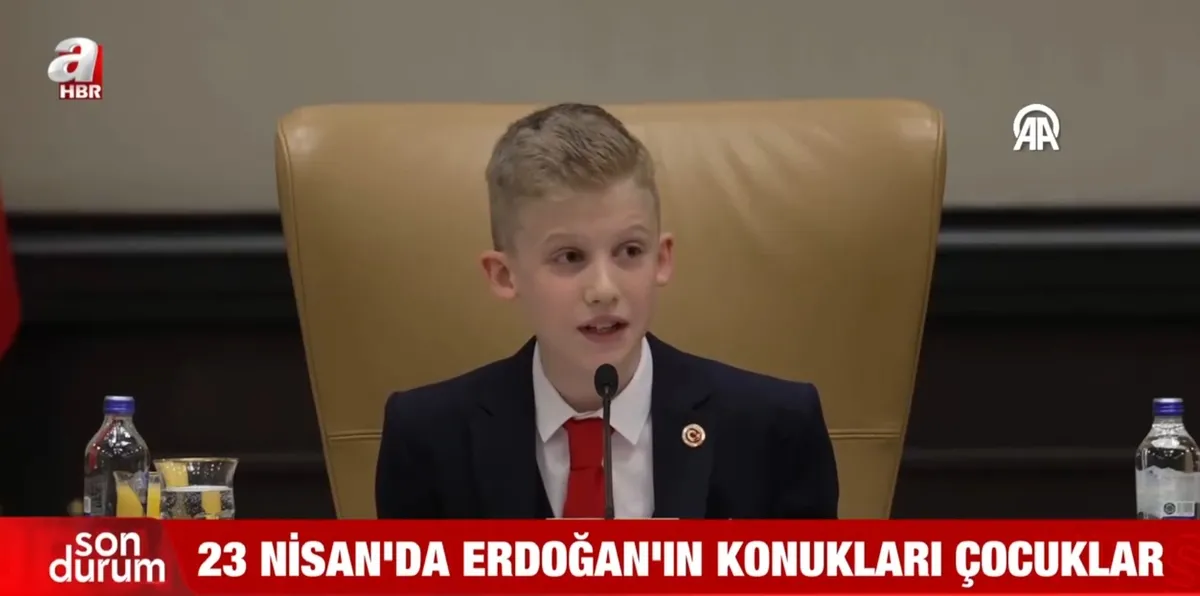 Külliye'de koltuğu çocuklar devraldı! Başkan Erdoğan gözyaşlarını tutamadı | Ayla Hoca unutulmadı-4