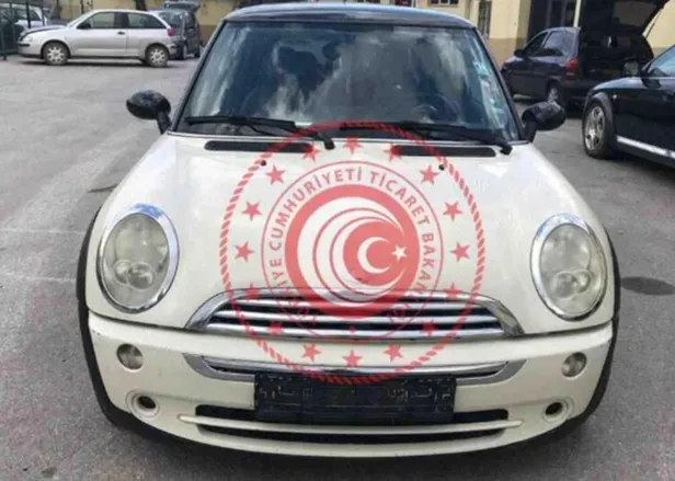 otomobil-almak-isteyen-vatandaslar-akin-etti-ikinci-el-araclari-yari-fiyatina-satisa-cikardi-fiyatlari-duyan-apisip-kaldi-1613383426183.jpeg İkinci el araçları yarı fiyatına satışa çıkardı! Otomobil almak isteyen vatandaşlar akın etti! Fiyatları duyan apışıp kaldı-4