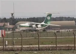 Uçağa zorunlu iniş yaptırıldı