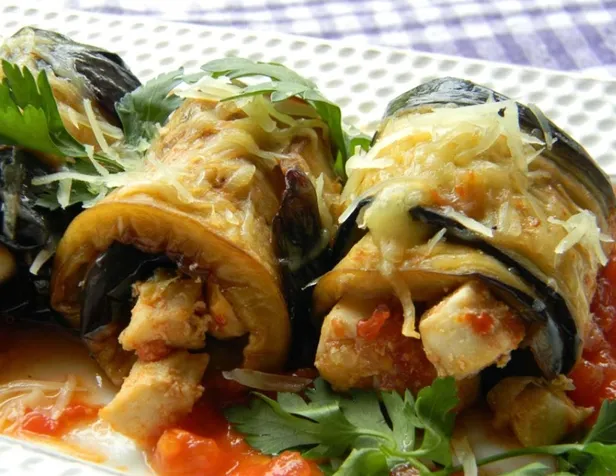 misafirleriniz-bu-yemege-bayilacak-gelinim-mutfakta-tavuklu-patlican-dolama-tarifi-malzemeleri-nelerdir-nasil-yapilir-1632393701878.jpg Misafirleriniz bu yemeğe bayılacak! Gelinim Mutfakta Tavuklu Patlıcan Dolama tarifi! Malzemeleri nelerdir, nasıl yapılır?-3