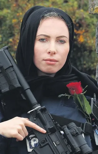 Dünya Michelle Evans'ı konuşuyor