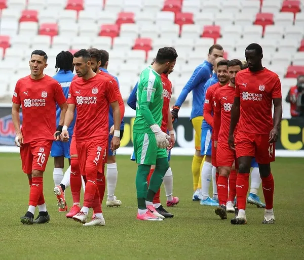 canli-sivasspor-bb-erzurumspor-canli-anlatim-izle-1612353379273.jpeg Sivasspor ile BB Erzurumspor yenişemedi! Sivasspor 0 - 0 BB Erzurumspor maç sonucu-2