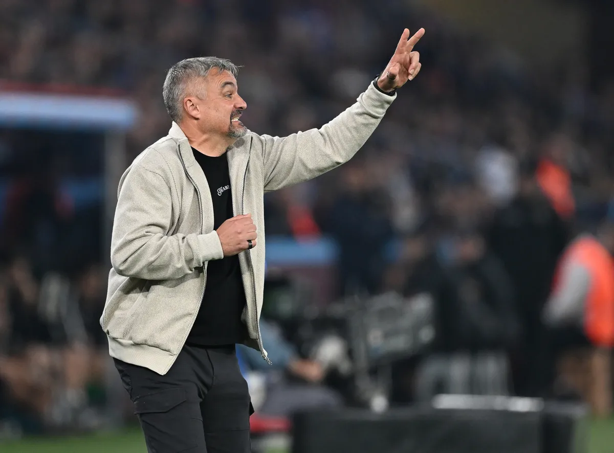 trabzonspor-teknik-direktoru-reistan-hearts-maci-sozleri-1792579104111.jpg Trabzonspor Teknik Direktörü Thomas Reis'tan Hearts maçı öncesi rotasyon mesajı!-3
