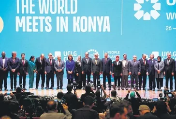 Başkan Altay Dünya Belediyeler Birliği Başkanlığı’nı devraldı