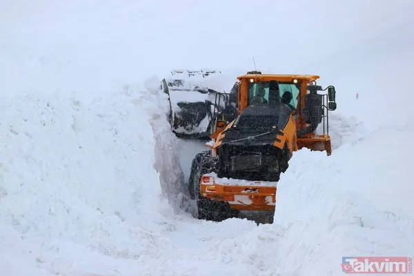 Geçtiğimiz yıl Türkiye'de 2 metre ile en yüksek kar kalığının ölçüldüğü Van-Bahçesaray yolunda amansız mücadele - 3